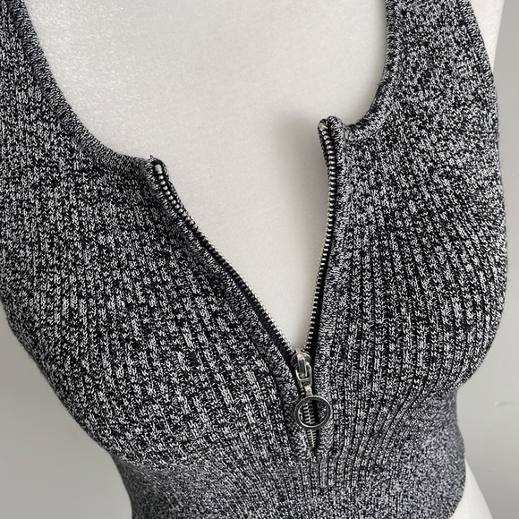 Dynamite CropTop 🩶🧨 - Picture 2 of 7